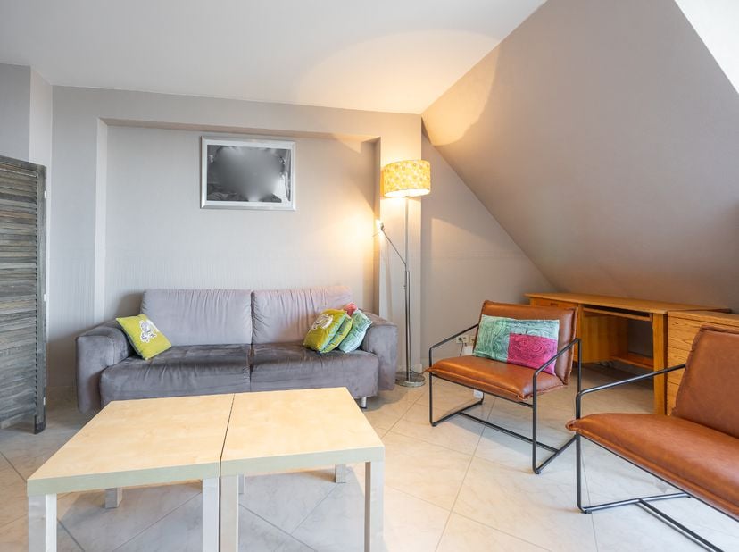 Waarom is deze duplex zo aantrekkelijk?<br />
<br />
	Topligging: op slechts enkele minuten wandelen van het strand én het centrum van Middelkerke, ma