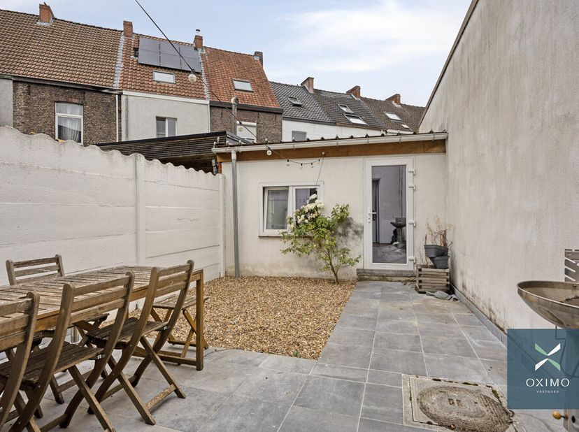 Instapklare woning op een toffe locatie, op de grens van Gent en Sint-Amandsberg!<br />
Op zoek naar een gezellige woning waar je zonder grote werken