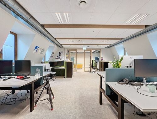                                         Complexe de bureaux à louer à Bruxelles, € 1.600
