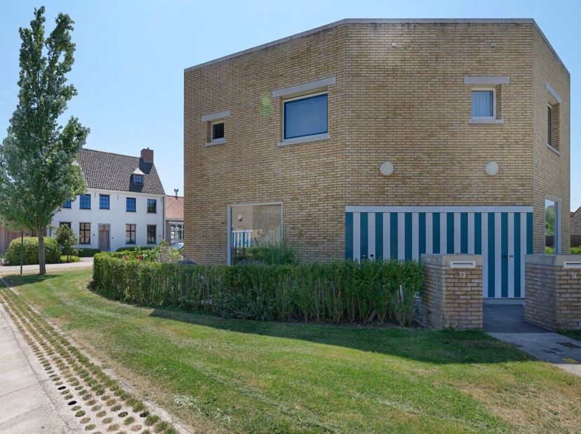 Meer informatie of bezoek? Bel Eric - 0475/82.11.11 - ook op zondag! Jules Leroystraat 13  Wulpen (Oostduinkerke) Droomt u van rustig wonen in een gro