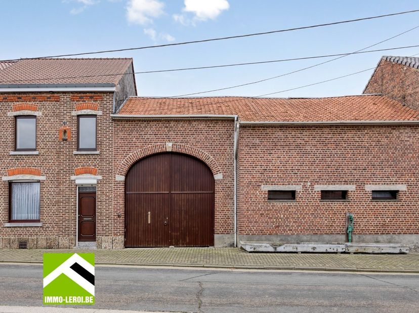 Bekijk deze hoeve rechtstreeks op de site van Immo Leroi: https://www.immo-leroi.be/pand/kopen-woning-tongeren-borgloon/7598569<br />
<br />
In een ru