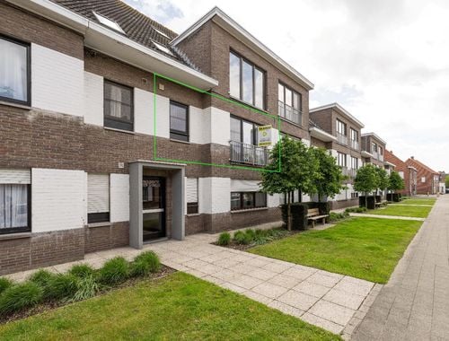                                         Appartement te koop in Oostrozebeke, € 184.000
