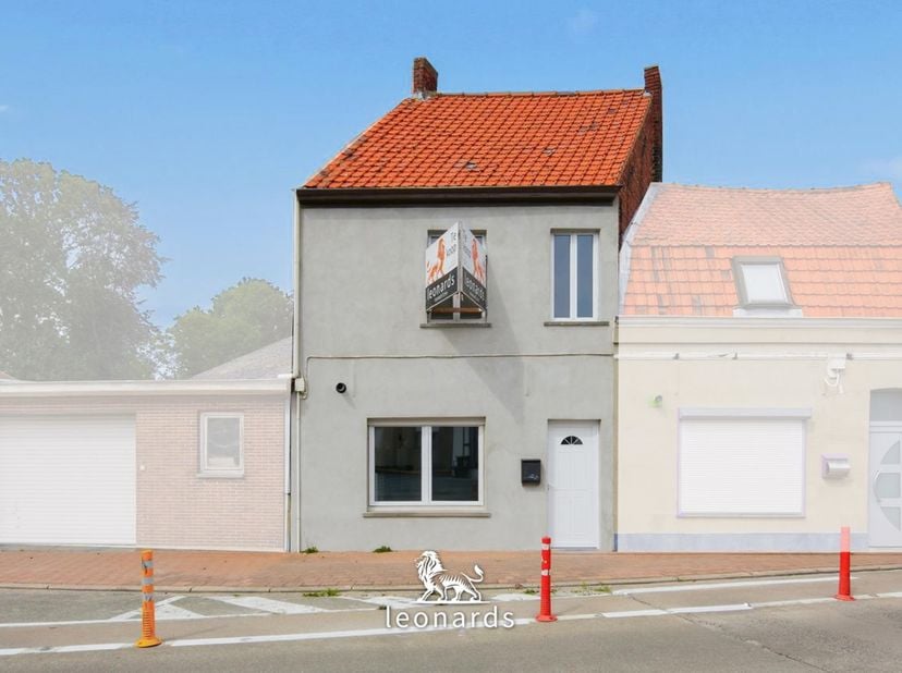 Bent u op zoek naar een comfortabele en praktisch ingedeelde woning op een centrale locatie in Tielt? Deze woning in de Barnumstraat bevindt zich op w