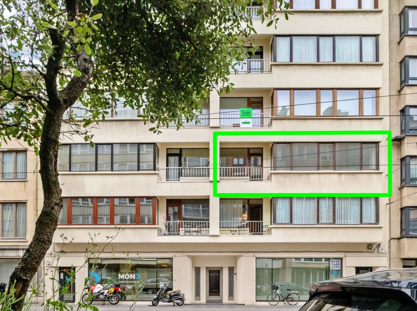 Cet appartement extrêmement spacieux est situé au centre dOstende, à distance de marche de la plage et du centre-ville.<br />
Lappartement est judicie