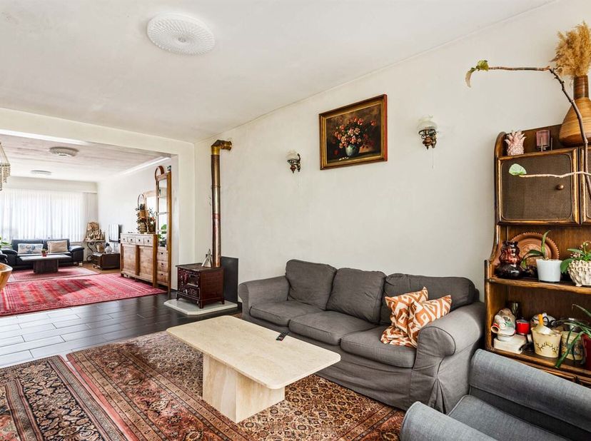 Instapklare gezinswoning met 3 slaapkamers in rustige woonwijk!<br />
Deze instapklare woning biedt het perfecte evenwicht tussen wooncomfort en een c