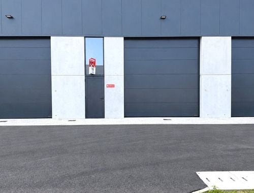                                         Entrepôt à louer à Zwevezele, € 625
