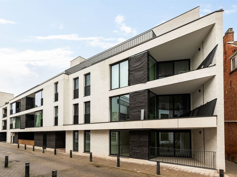 Appartement à vendre
                    à 2400 Mol