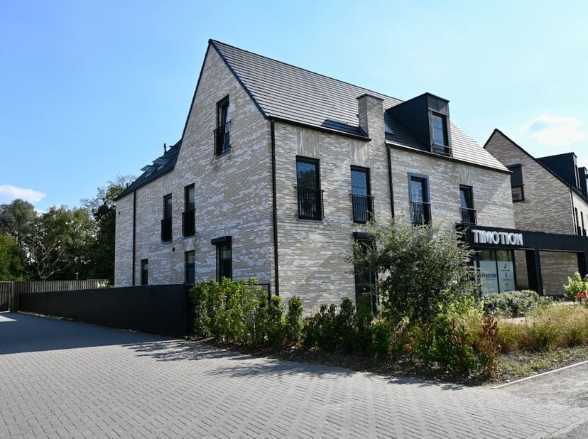 Mooi dakappartement met 1 slaapkamer !&amp;nbsp;<br />
<br />
Indeling : Inkomhal , apart toilet , badkamer , slaapkamer , woonkamer met open keuken , ber
