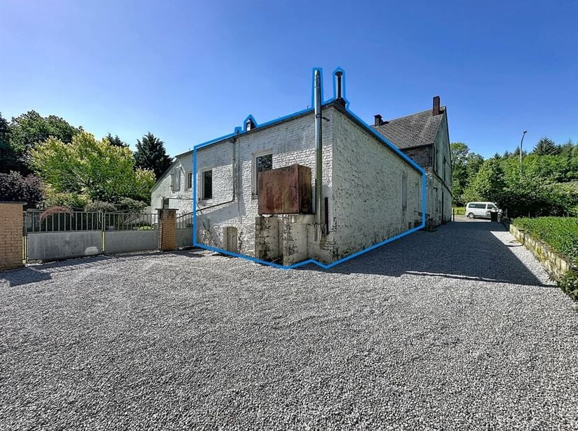 Maison située à Bruly-De-Couvin !!!<br />
Le bien est composé comme suit : cuisine, living, 2 chambres, salle de bain, cave, grenier, jardin, garage e
