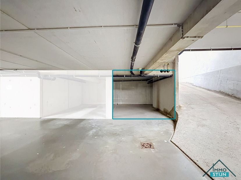 Garage à vendre à Rembertstraat 4 boîte P15,
                    8210 Veldegem