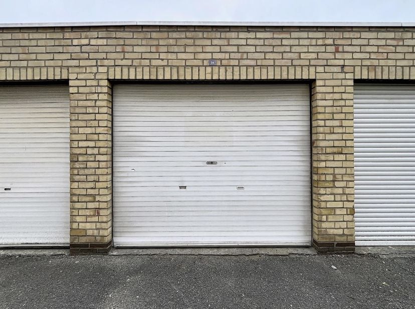 Garage te koop in Ardooisesteenweg 175 GAR 34,
                    8800 Roeselare