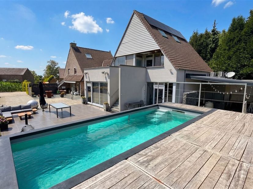 Domaine unique à vendre à Geraardsbergen  Maison privée prête à emménager avec une maison de vacances certifiée 4 étoiles<br />
Dans un emplacement to