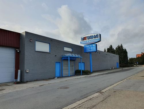                                         Bien commercial à louer à Genk, € 7.995
