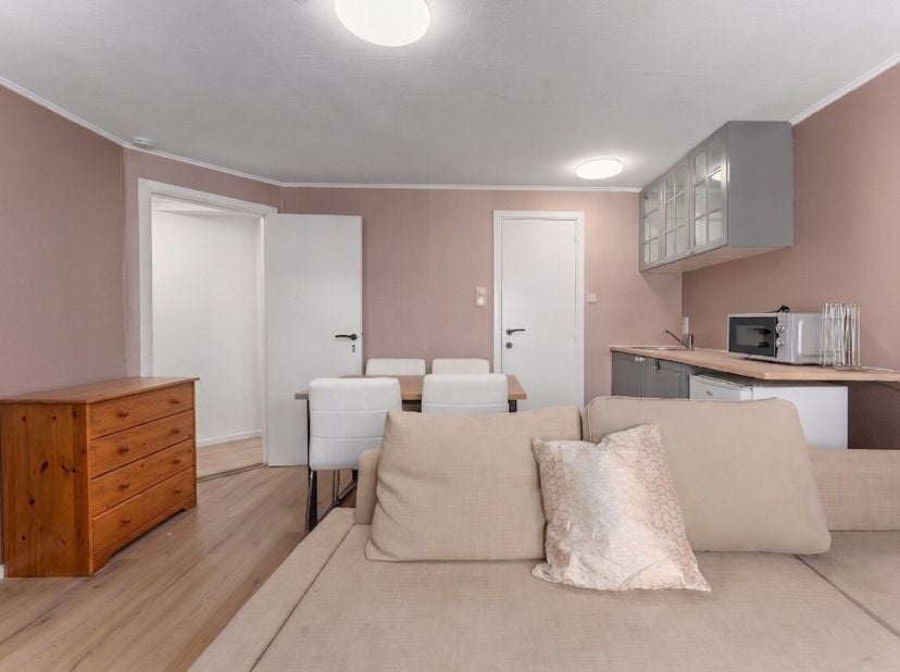 Te koop: 1-slaapkamerappartement in Middelkerke, centraal gelegen nabij winkels, openbaar vervoer en de Zeedijk. Dit appartement op de Koninginnelaan