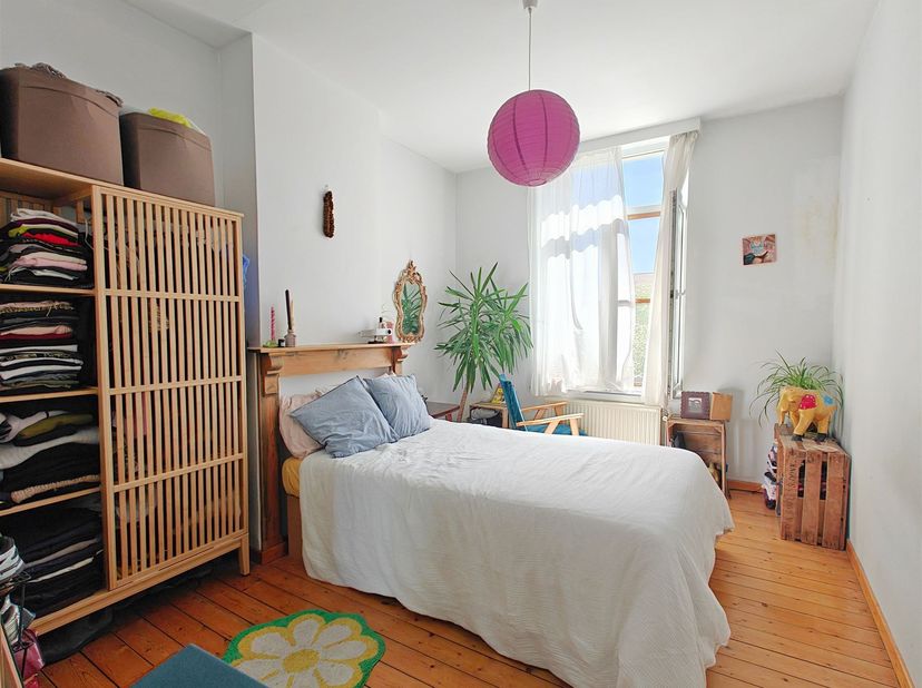 Hip en cosy 1slaapkamer appartement in zeer kleine residentie ( 3  appartementen) vlakbij historische binnenstad in zeer rustige straat en op enkele w