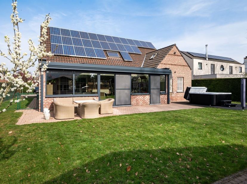 Maison de 5 chambres à haut rendement énergétique avec jardin orienté au sud.<br />
Dans une rue calme, à deux pas du centre de Rijmenam et Putte avec