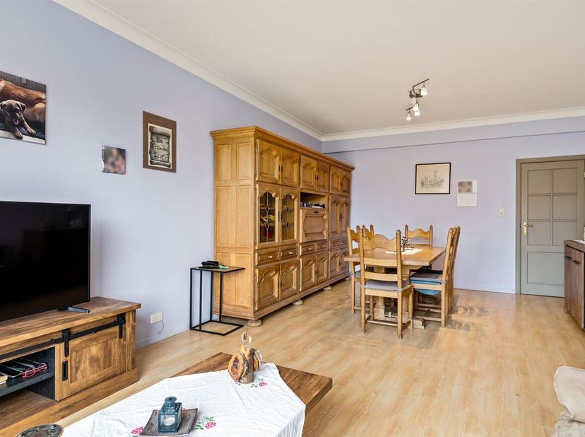 Spacieux appartement de 2 chambres à coucher prêt à l'emploi<br />
 Situation : Découvrez cet appartement accueillant sur la Rive Gauche, avec le Galg