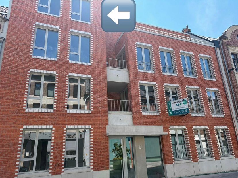 Dit appartement op de 3e verdieping in nieuwbouwproject Hof&amp;nbsp;Berlamuze&amp;nbsp;combineert eigentijds wooncomfort met een groene en rustige omgeving,