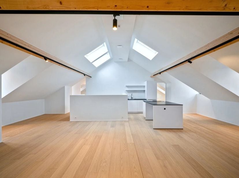 Gepresenteerd door Mike Doolaeghe - Tel. : +32 471 65 85 85 - E-mail : mike.doolaeghe@victoire.be<br />
Victoire Junot biedt dit mooie duplex penthous
