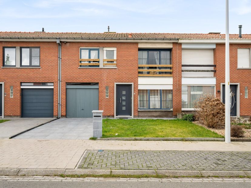 - Emplacement calme au centre de Dadizele : Begonialaan 58<br />
- Maison prête à emménager avec étiquette énergétique B<br />
- Espace de vie avec co