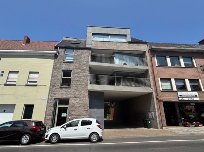 Appartement te koop in Hoogstraat 37 bus 001,
                    9600 Ronse