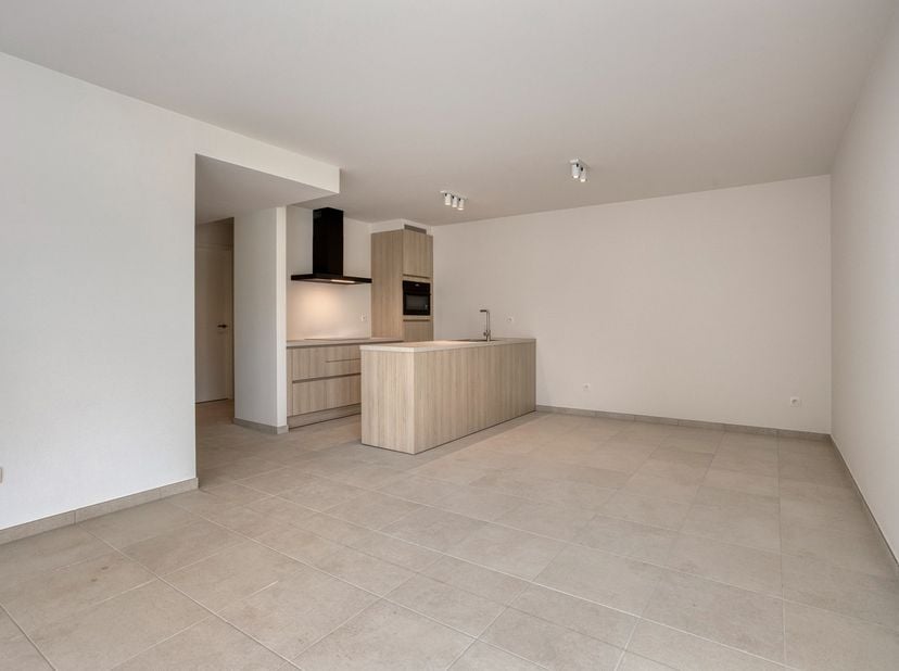 Welkom in Residentie Beverpark te Beverlo, waar hedendaags wooncomfort, energiezuinigheid en een hoogwaardige afwerking hand in hand gaan. Dit volledi