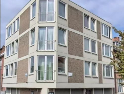                                         Garage te huur in Kortrijk, € 100
