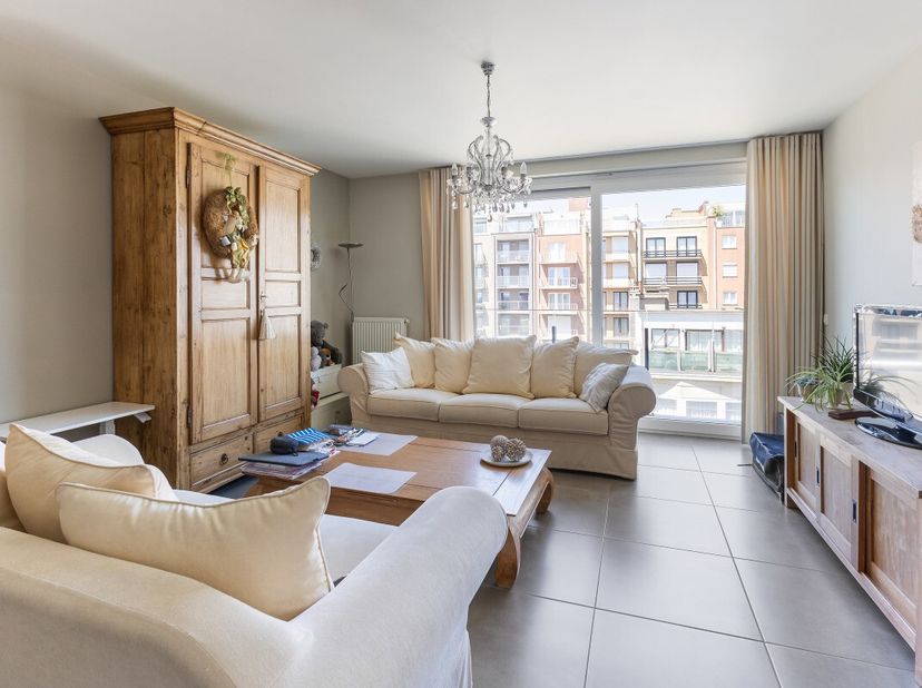 Middelkerke; duplex appartement te koop met 2 dakterrassen en een prachtig uitzicht! Dit duplex appartement biedt een unieke combinatie van comfort en