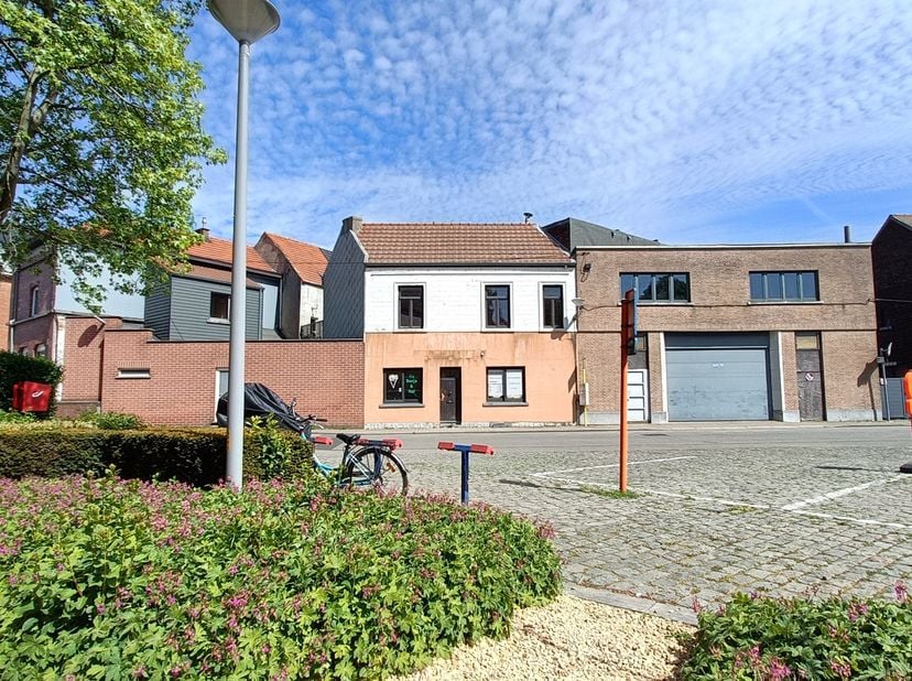 Bien professionnel à vendre
                    à 3300 Tienen