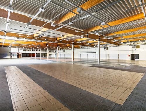                                         Gemengd gebruik te huur in Geraardsbergen, € 6.000
