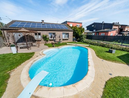                                         Bungalow te koop in Hognoul, € 399.000

