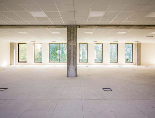                                         Espace de bureaux à louer à Roeselare, € 1.197
