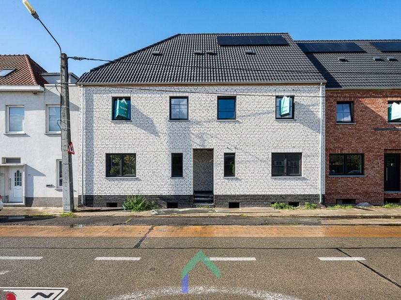 Huis te koop in Hulstsestraat 111,
                    8520 Kuurne