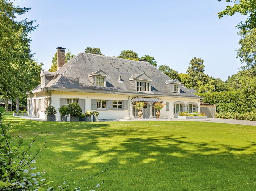Exclusieve Top Notch villa Vriesdonk | Brasschaat<br />
<br />
In het hart van de residentiële villawijk Vriesdonk bevindt zich deze uitzonderlijke, v