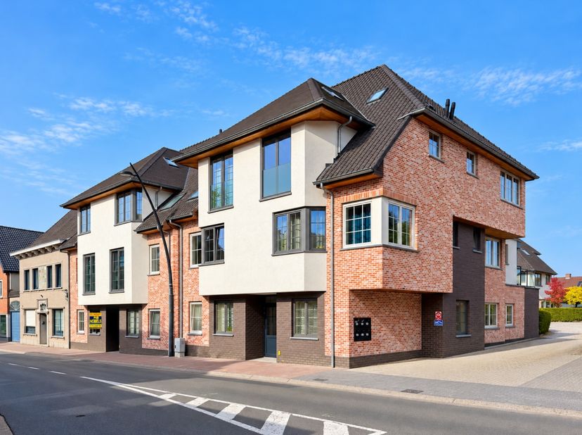Appartement te koop in Stationsstraat 36 bus 0001,
                    9860 Oosterzele