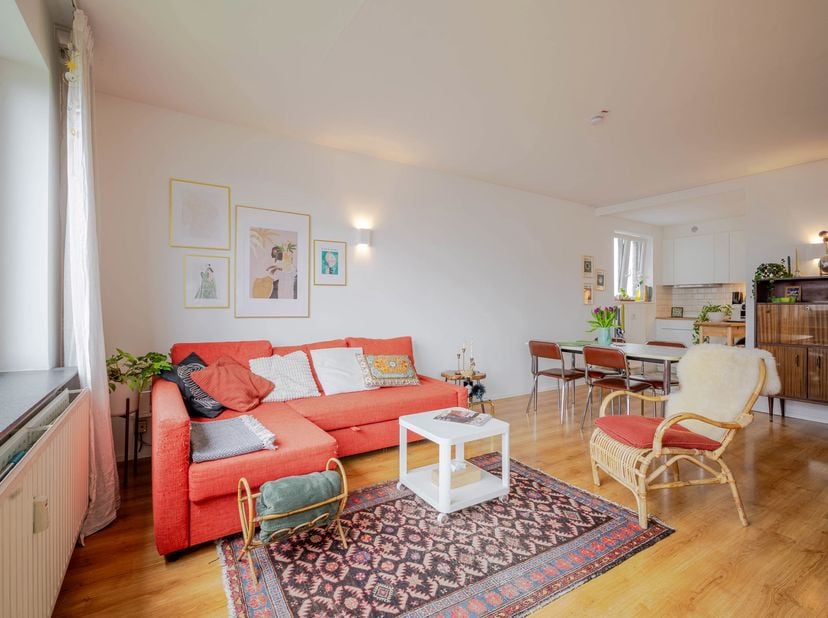 SITUATION<br />
Découvrez cet appartement deux chambres avec terrasse situé à Gand. Cet appartement offre une combinaison idéale de confort et d’acces