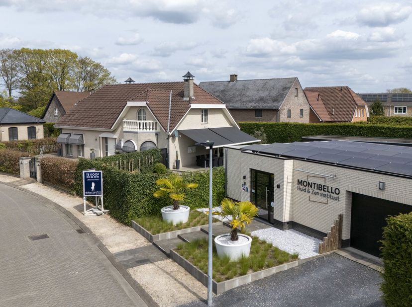 Unieke eigendom met luxevilla én hoogwaardige praktijkruimte/bijgebouw (±120 m²) <br />
Bent u op zoek naar de perfecte combinatie van wonen en werken