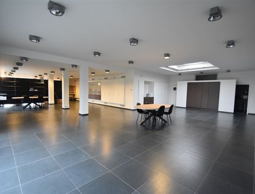                                         Bureaux à louer à Houthalen, € 1.850
