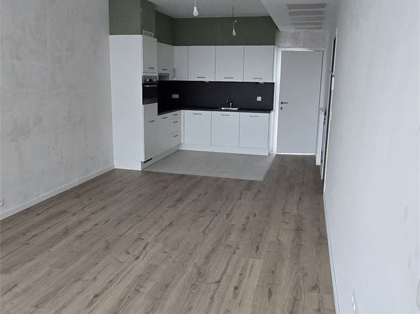 Op zoek naar een gezellig én modern 2 slaapkamer appartement in hartje Bree?<br />
<br />
Dit ruime appartement op de tweede verdieping van een nieuwb