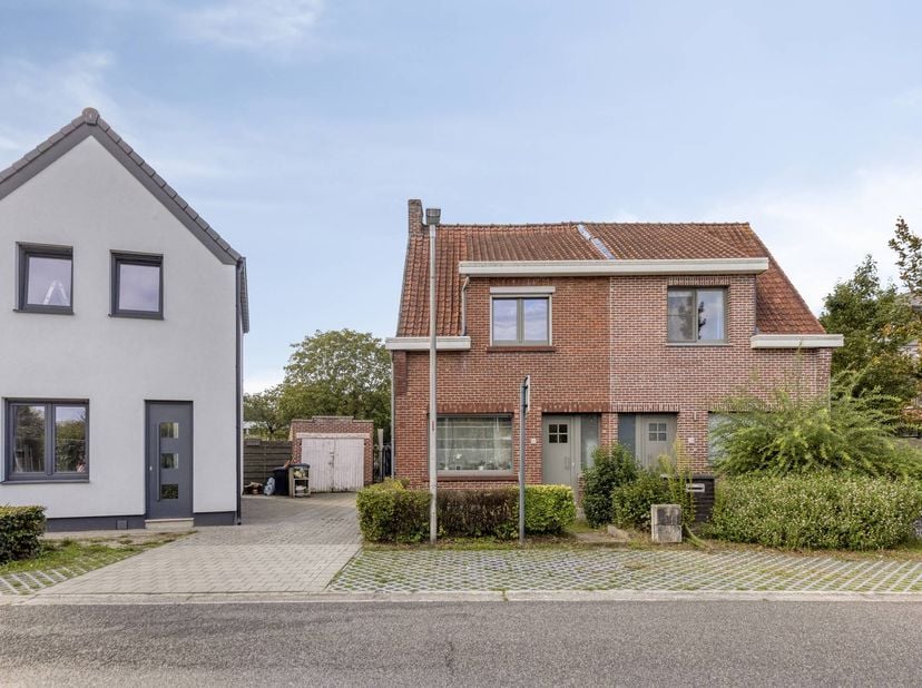 Huis te koop in Leemstraat 20,
                    2910 Essen