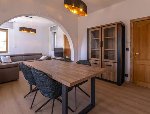                                         Maison à vendre à Montigny-le-Tilleul, € 319.000
