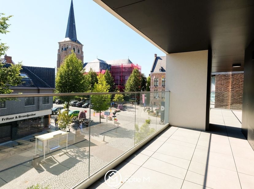 Welkom in residentie ’t Streutje, een kleinschalig project in het hart van Diepenbeek, tegenover het gemeentehuis en het Marktplein. Winkels, horeca e