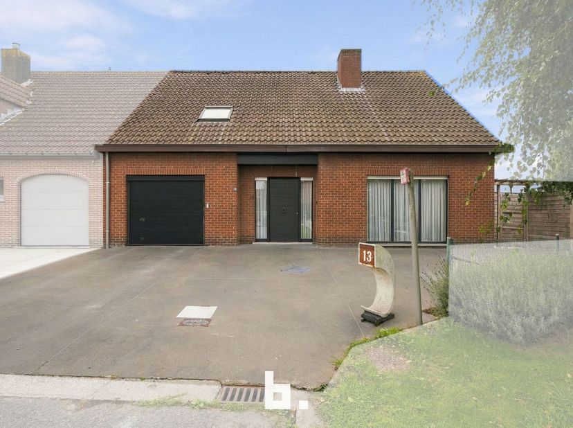 Huis te koop in Boudewijnlaan 13,
                    8840 Staden