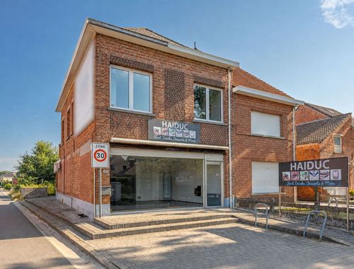                                         Kleine winkel te koop in Nijlen, € 315.000
