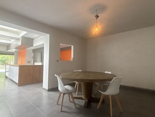                                         Maison à vendre à Sint-Kruis, € 379.000
