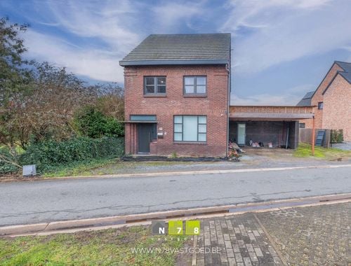                                         Woning te koop in Neeroeteren, € 369.000
