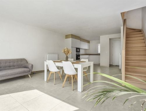                                         Maison à vendre à Leuze-en-Hainaut, € 249.970

