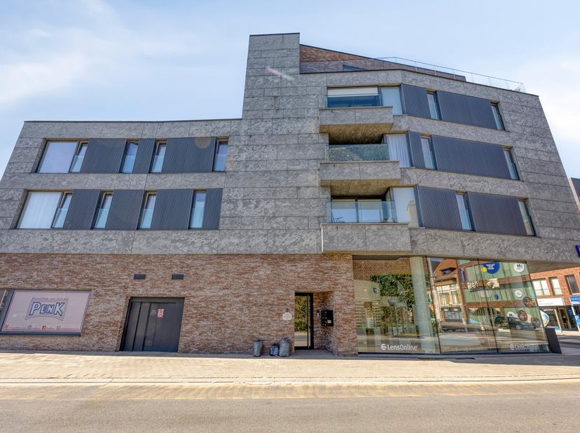 Gelegen op de tweede verdieping van het Gildehof in Asse, biedt dit moderne appartement&amp;nbsp;een harmonieuze balans tussen stijl en functionaliteit. D