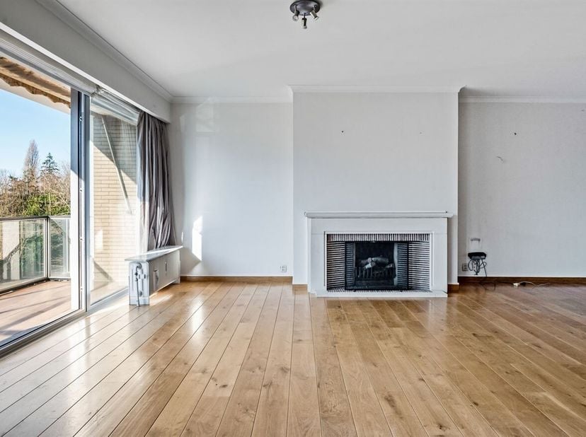 Openhuizendag op zaterdag 13 juni van 15u30 - 16u30<br />
Locatie: Dit appartement is gelegen op de tweede verdieping van een goed onderhouden gebouw