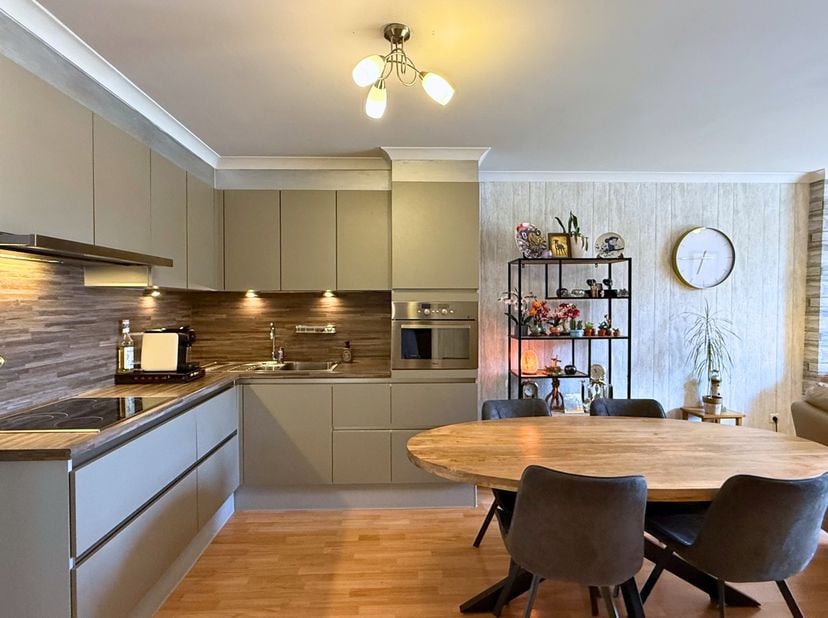 Te koop: instapklare woning met 4 slaapkamers in het pittoreske Leut<br />
<br />
Adres: Genieskensstraat 150, 3630 Maasmechelen&amp;nbsp;<br />
<br />
Be